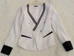 《潮流風向標 千百惠外貿精品服飾店——批發零售雙驅動，引領時尚新潮流》
